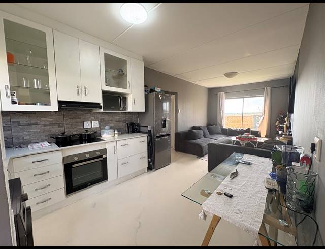 2 BEDROOM APARTMENT FOR SALE IN PARKRAND